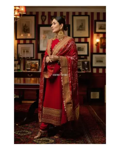 Kareena Kapoor Inspired Red Muslin Cotton Long Kurti-Pant Set